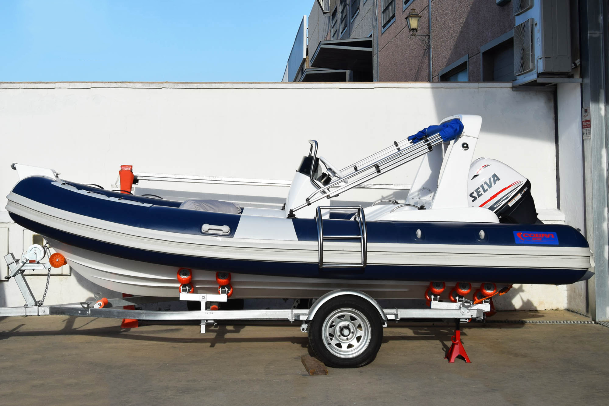 Cobra 520 Lux: confort para los más exigentes Cobra 520 Lux: confort para los más exigentes