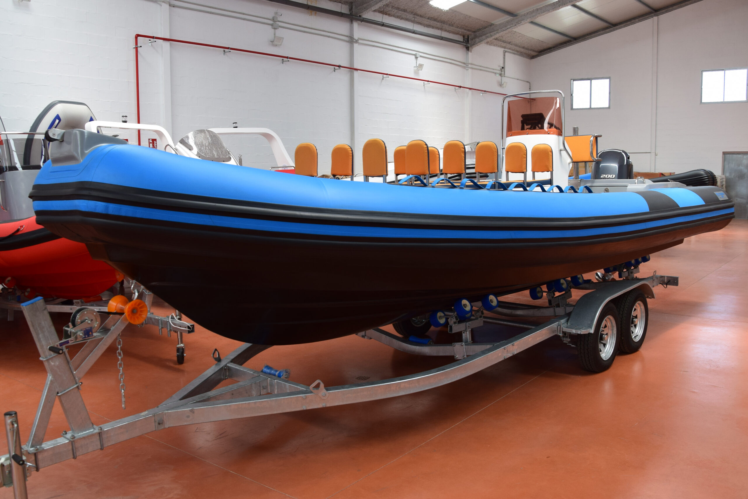 Embarcacion semirrigida 750 Diving