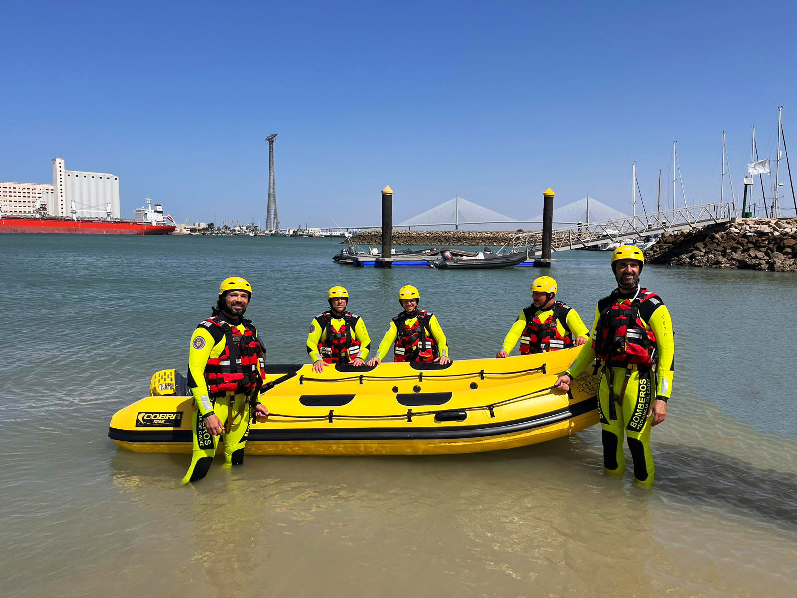Semirrígidas Cobra hace entrega de 3 embarcaciones semirrígidas a los bomberos de la provincia de Cádiz - Entrega Cádiz