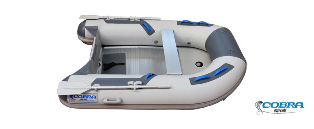 Embarcación neumática compacta Cobra Ribs 249 Dingui con suelo de aluminio desmontable y quilla hinchable.