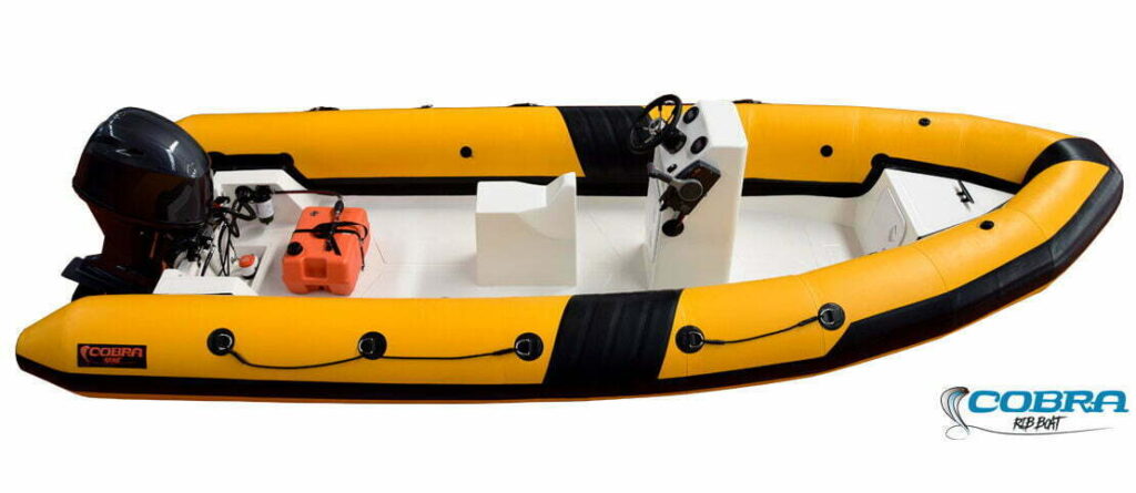 Embarcación semirrígida Cobra Ribs 520T con flotador de Neopreno Hypalon amarillo y casco de fibra en V profunda.