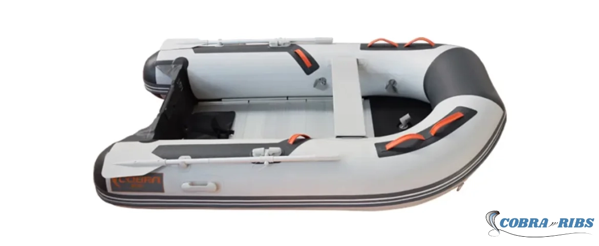 Embarcación neumática Cobra 270 Dingui con suelo de aluminio desmontable y quilla hinchable de PVC.
