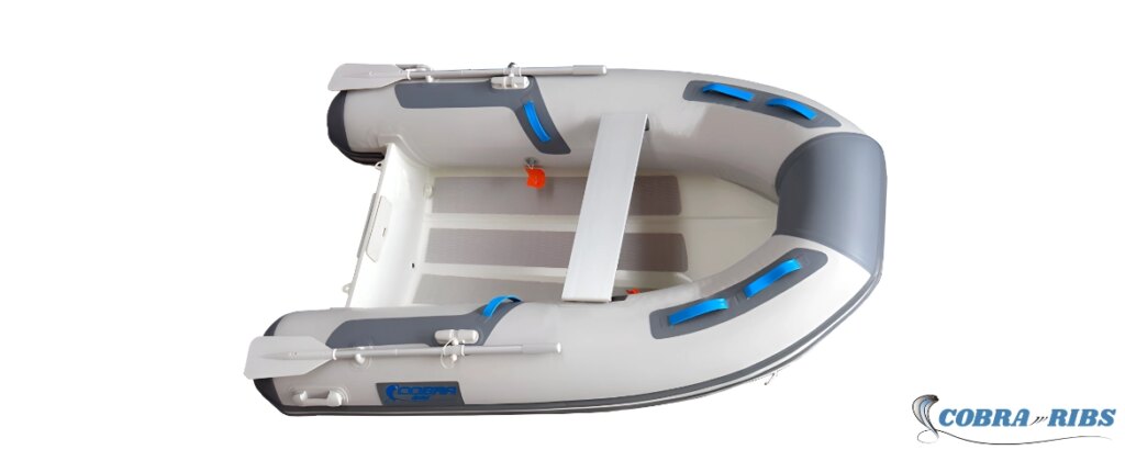 Embarcación semirrígida Cobra 250 ALU con casco de aluminio de 2,5mm y flotador de PVC.