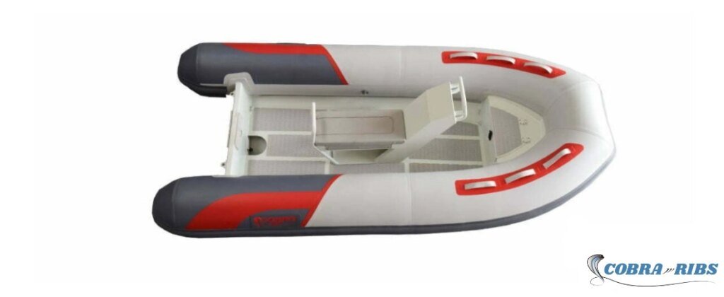 Embarcación semirrígida Cobra 330 ALU con casco doble de aluminio de 3 mm, tambucho de proa y suelo de EVA.