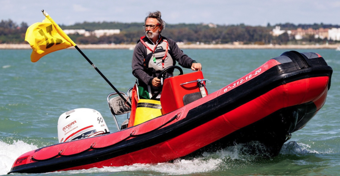 EEmbarcación Semirrígida Cobra 580T Sailing de apoyo en regatas de la Federación Andaluza de Vela.