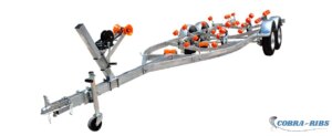 Remolque náutico Modelo G doble eje, 7,38 metros de largo y capacidad de carga de 2.200Kg.