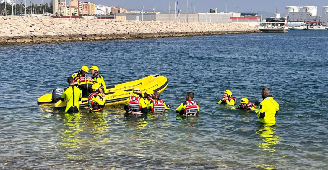 Entrega de embarcaciones semirrígidas Cobra de salvamento y rescate al Consorsio de Bomberos de la Provincia de Cádiz.