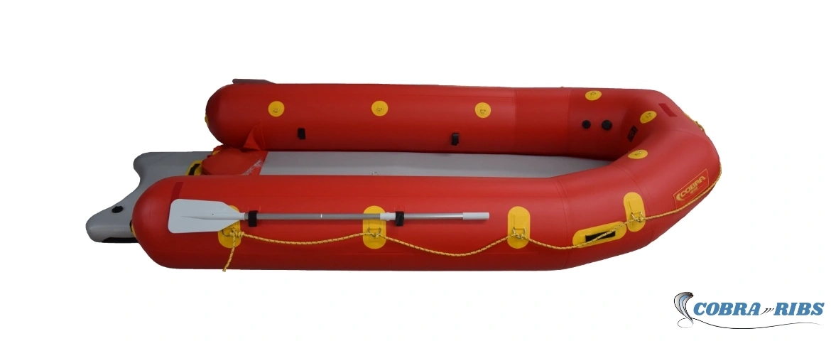 Embarcación neumática de rescate Cobra 400 Trineo con popa abierta y suelo hinchable para salvamento marítimo.