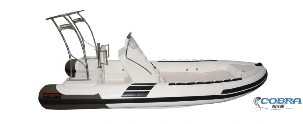 Embarcación semirrígida Cobra 595 Lux con flotadores de Neopreno Hypalon y casco en V profunda.
