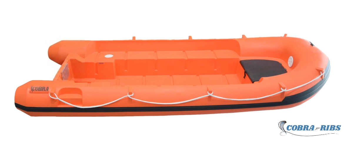 Embarcación semirrígida Cobra 450 de polietileno HDPE color naranja para escuelas de vela.
