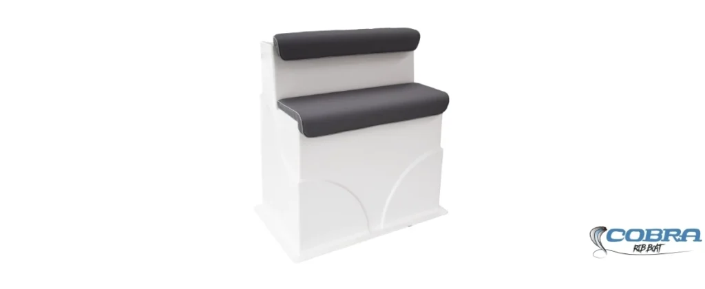 Asiento riñonera C5 para embarcaciones con diseño escalonado ergonómico y soporte lumbar alargado.