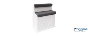 Asiento riñonera C5 para embarcaciones con diseño escalonado ergonómico y soporte lumbar alargado.