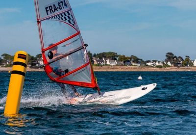 Boyas hinchables para regatas Cobra Ribs Boat de alta visibilidad para señalización de eventos náuticos.