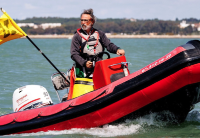 EEmbarcación Semirrígida Cobra 580T Sailing de apoyo en regatas de la Federación Andaluza de Vela.